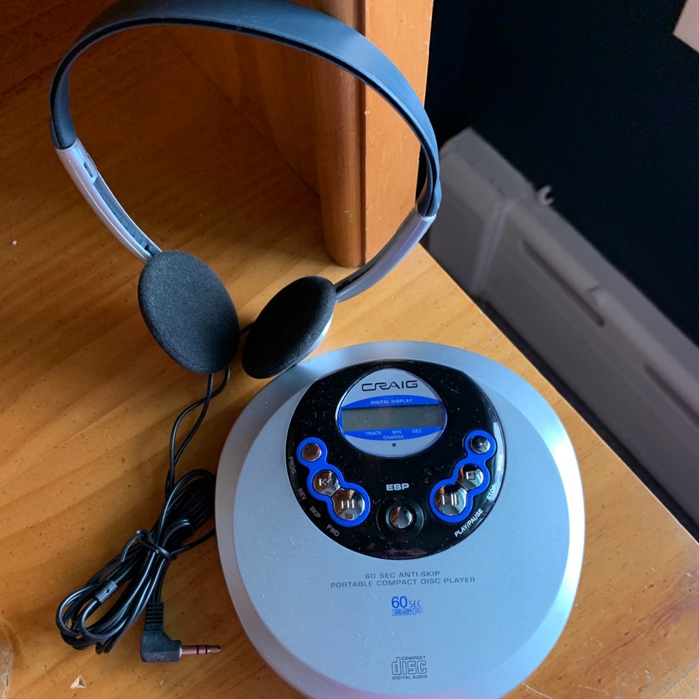CD player with headphones